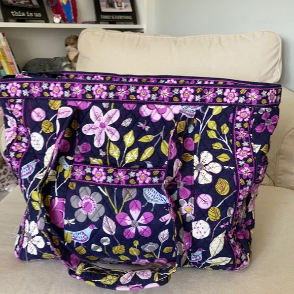 Vera Bradley Handbags - Vera Bradley oversized bag